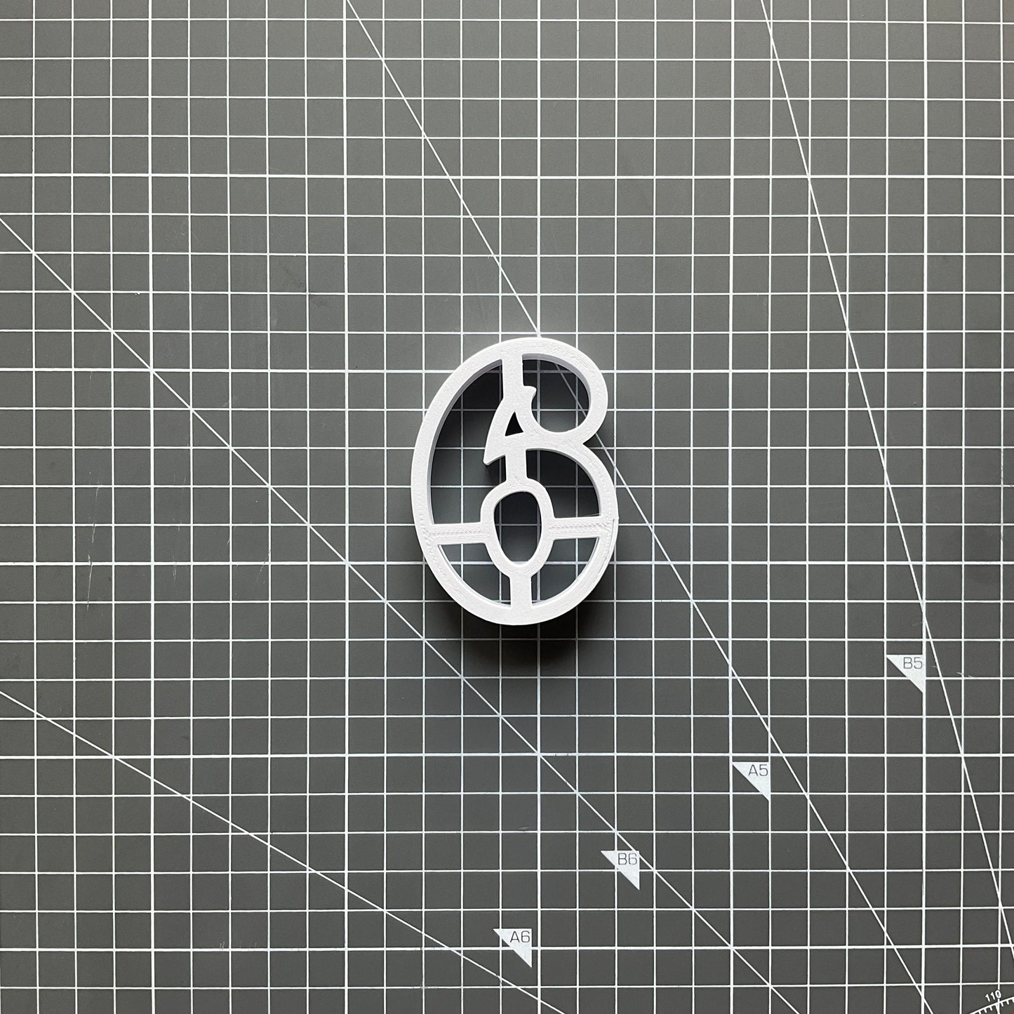 Number v4 Slim with Border
